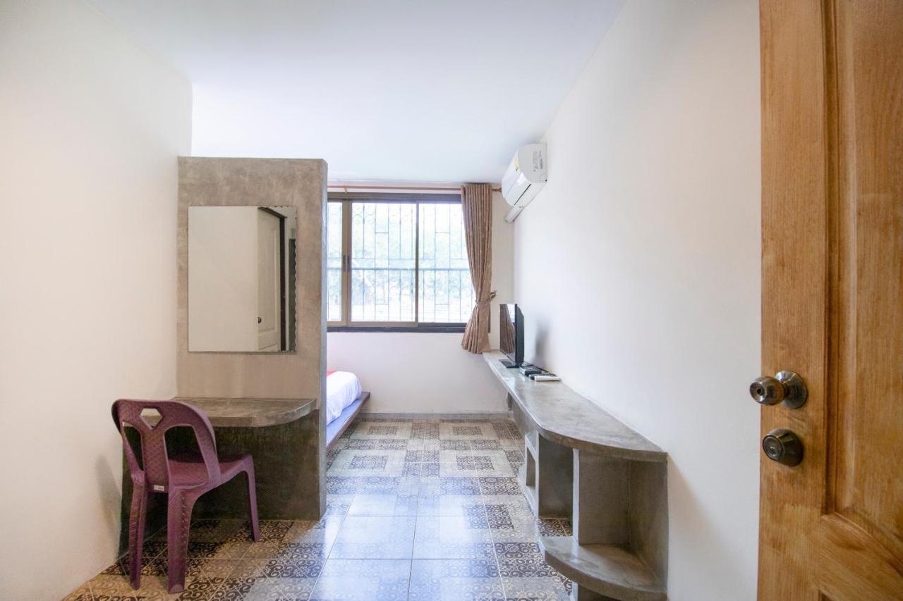 Oyo 671 Laluna River House Чантабури Екстериор снимка