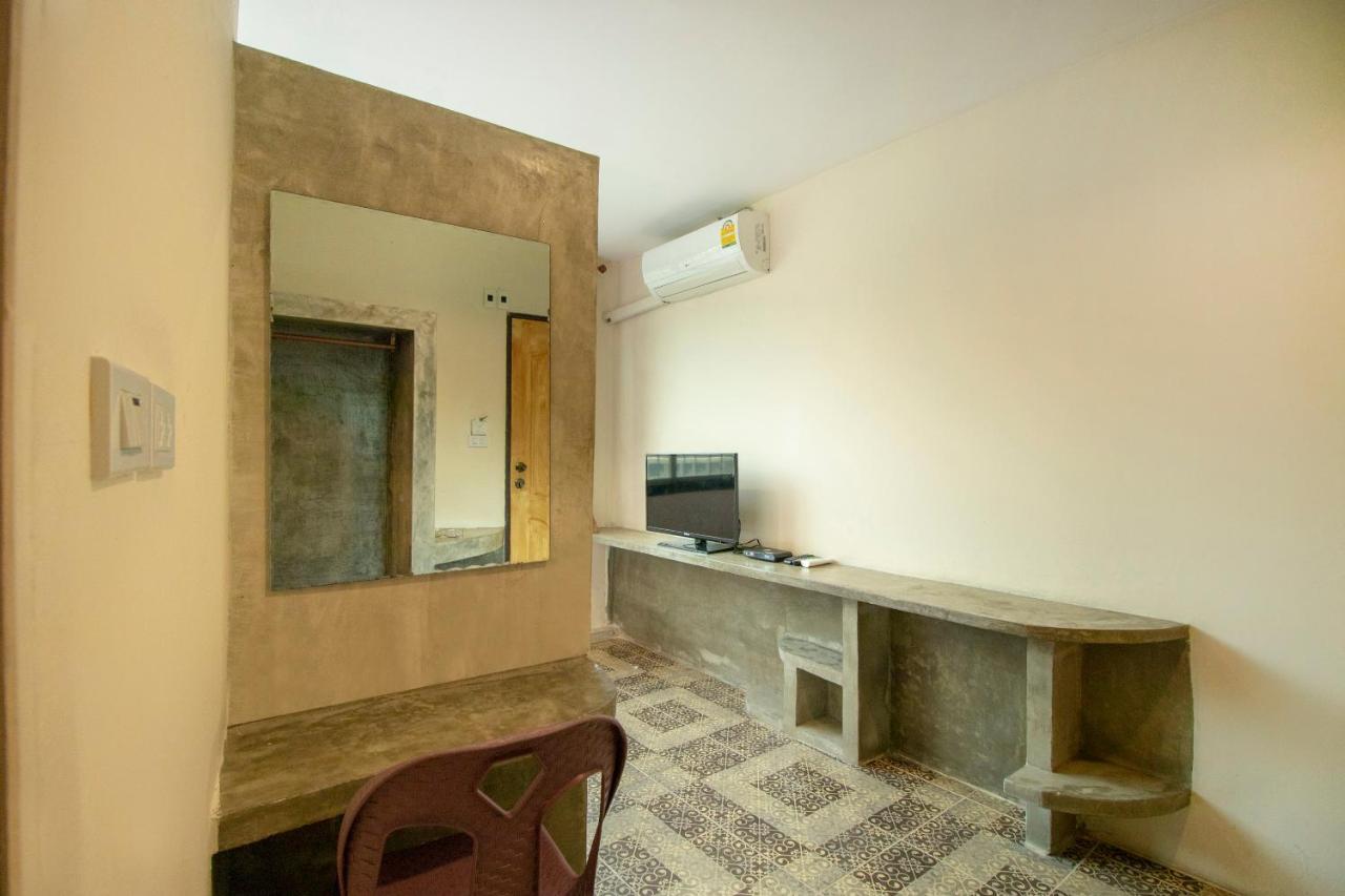 Oyo 671 Laluna River House Чантабури Екстериор снимка